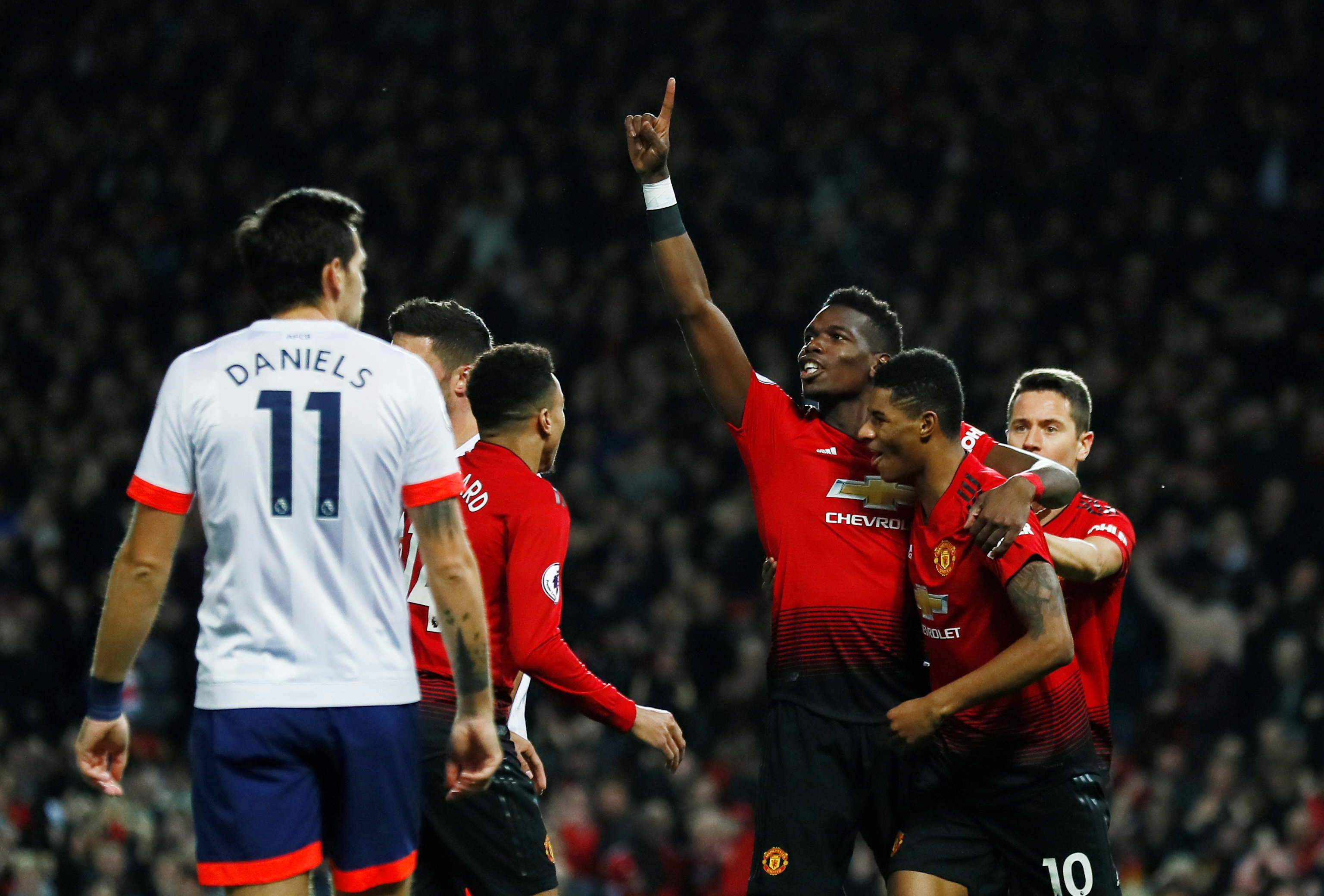 尤其是中场 尤其是中场